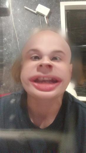 Barbi kent (@barbi.kent7)’s videos with щас ругат. будугромк - жирні пушін