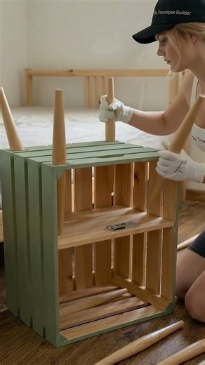 She Turned A Single Wooden Crate Into A Chic Nightstand ✨ #diy