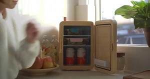 “The perfect mini fridge doesn’t exi...” Pearl is here to keep your drinks and snacks cool and close at hand for whenever you’re feeling a bit peckish. You could even start buying your Boba Tea in bulk and storing them here, away from prying eyes. But mostly it's perfect for keeping all your beauty products cool! https://www.smokonow.com/products/pearl-boba-tea-mini-fridge | Smoko Inc.