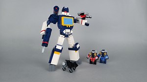 Lego G1 Soundwave
