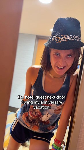 Never Visiting 4 Seasons Hotel Again: Full Moon Fun & Wolf Encounters