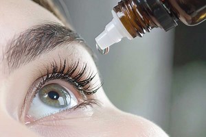 LENZ dévoile le VIZZ™, un collyre qui corrige pendant 10 h la vision de près (presbytie)