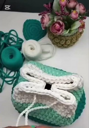 How to learn to knit a cute bag with t-shirt yarn