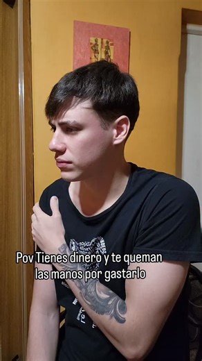 Gianluca Balduini on Instagram: "Comenta si también te pasa 😂 Seguime para más videos así 😌 #reels #viral #parati #humor #dinero"