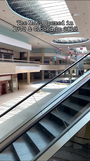 Exploring a Huge Abandoned Mall with 6 Anchors and 200 Stores. The Mall Was All Enclosed with 3 Stories and Over 1 Million Square Feet of Retial Space. The Mall Opened in 1979 & Closed in 2019 and Still Sits Abandoned Today. #abandonedmall #mall #shoppingmall #deadmall #abandonedplaces #dyingretail #shoppingmalls