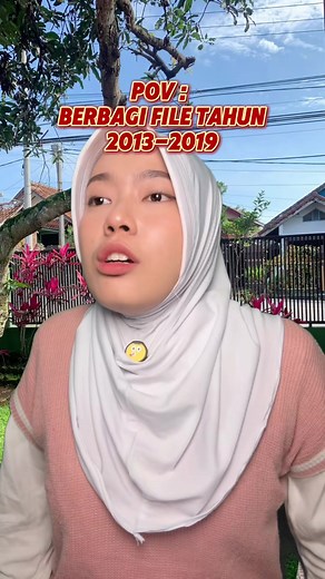 Dulu kalo mau berbagi file harus ketemuan dulu , kalo sekarang mah telpon ajaa 😌 #fyp #pov #drama #2000s #auress
