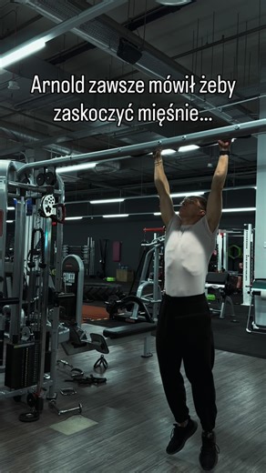 _florczyk_mateusz_ on Instagram: "Zaskoczenie mięśni to podstawa dobrego treningu😂 #siłownia #gym #motywacja #gymhumor #sport"