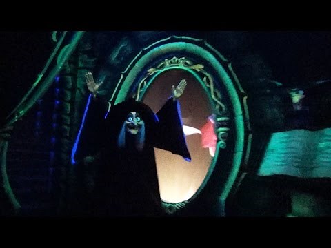 Snow White and Seven Dwarfs at Disneyland Paris Full POV Ride (Blanche Neige et les Sept Nains)