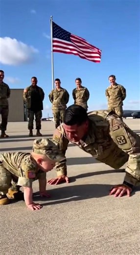 🎖️ Tiny Commander’s Push-Up Parade 😂“When a 2-year-old becomes your drill sergeant 😳😂