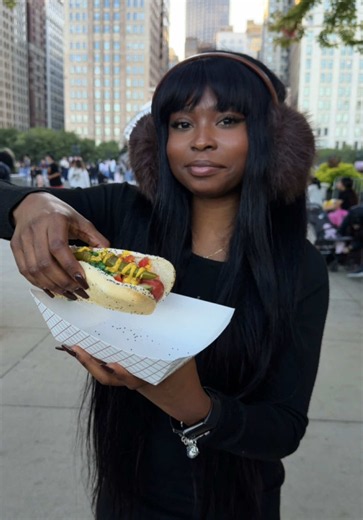 Chicago-style hot dog first time: What to expect