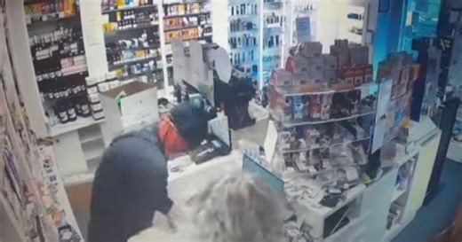 Firenze, rapina violenta in tabaccheria