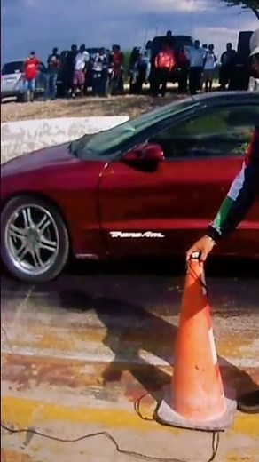 Camaro Z28 vs Trans Am LT1 🔥