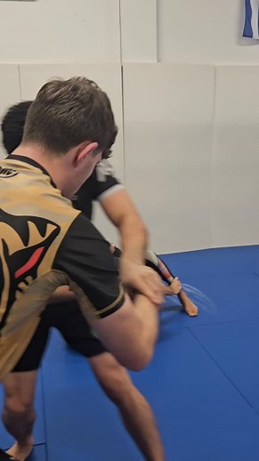 🌊 Always a good vibe at Reef BJJ! 🌊 Thinking about starting your Jiu Jitsu journey? There’s no better time than this Wednesday at 6:15pm ✅ Beginners welcome — no experience needed ✅ Any team or uniform — just show up and train ✅ No permission required — everyone’s invited! Come roll, learn, and be part of the vibe | Reef Jiu Jitsu