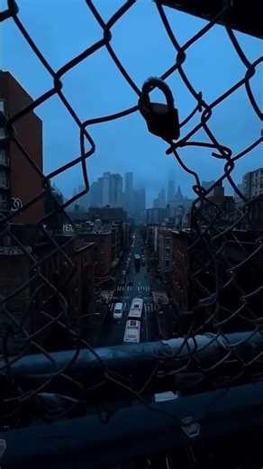 Alok & Alan Walker - Headlights (feat. KIDDO) [Official MusicVideo]