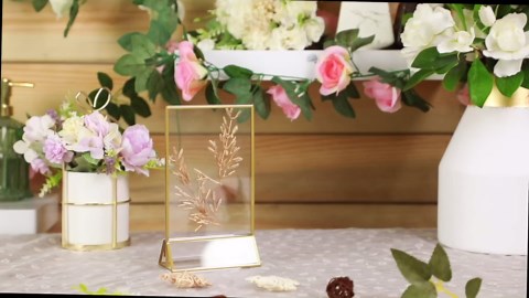 16 Pieces Gold Rimmed Clear Acrylic Table Sign Holders, Double Sided Frame with Gold Border and Vertical Stand for Wedding Table Number, Restaurant Sign, Photo Display, Menu Holder (5 x 7 Inch)