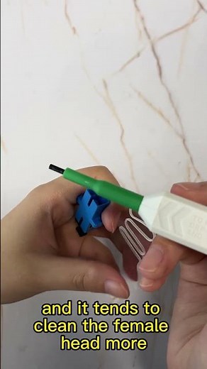 How to use Fiber Optic Cleaner？