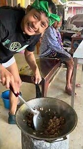 Funny Stir-Fried Noodles with Grandma #FunnyCooking • #GrandmaAndMe • #StirFriedNoodles