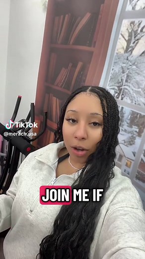 Come here and join us💕💕live on#merach #fitness #homeworkout #abmachine #live