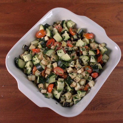 Tomato Eggplant Zucchini Bake http://tiphero.com/tomato-eggplant-zucchini-bake/ | Tip Hero
