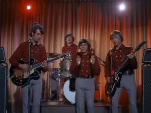 (I’m Not Your) Steppin’ Stone – The Monkees...🎧 Watch full this song: https://cozyvintage.dohimusic96.com/im-not-your-steppin-stone-the-monkees/?utm_source=facebook&utm_medium=ngreel&utm_campaign=cozyvintage | Cozy Vintage