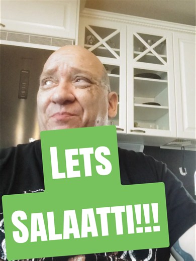 Tehdään yhdessä kesäinen salaatti ja pohjana toimii tulinen silmusalaatti! Tofu