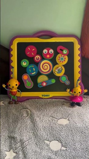 Olie and Zowie playing with Tomy Gears #roliepolieolie #gears #tomy #gearation