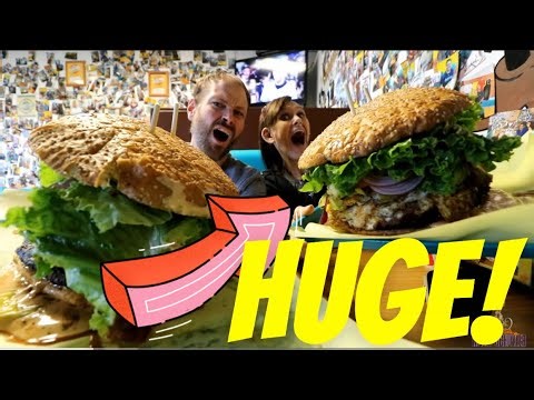 SYLVESTERS 5 LB BURGER ~ CALIFORNIA HUGE ~ MOM VS FOOD ~ MOLLY SCHUYLER EATS ~ POWER COUPLE
