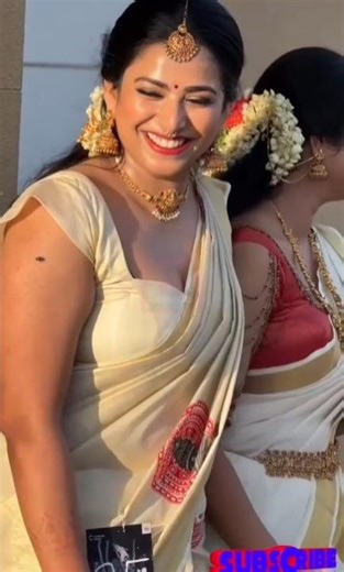 South Indian beauty slaying her adorable tradional saree #southcinema #gajra