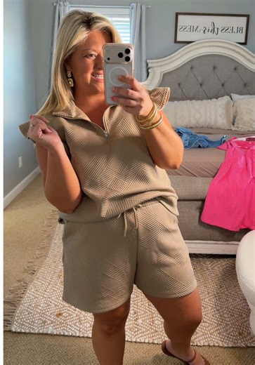 Adorable Two Piece Set for Summer Vacations