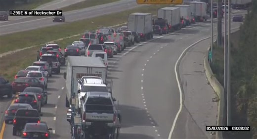 2 people seriously hurt in multi-vehicle crash on I-295 SB at Heckscher Drive