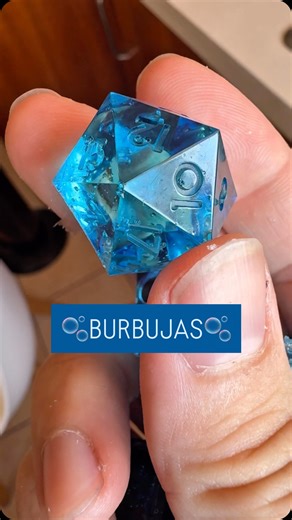 Petruska on Instagram: "⚠️IMPORTANTE⚠️ Despresurizar antes de abrir la tapa de la olla, se me pasó ponerlo en el vídeo. 🫧Burbujas🫧 Ese enemigo implacable que nos arruina los dados 😩💔 Te cuento como YO las quito para conseguir un resultado profesional. Mis cacharros: 🔸Campaña de Presión - Tanque a presión para pintura de VEVOR (el mío es de 10 litros, pero hay de más) 🔸Compresor de aire eléctrico - COMPRESOR DE AIRE SILENCIOSO CEVIK CA-PRO24 24L 1.5CV (Lo de silencioso es mentirijilla) 🔸Ma