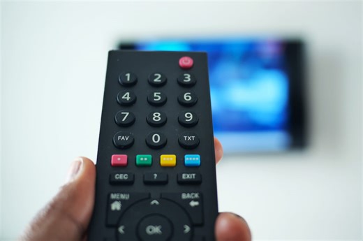 Voici à quoi servent les boutons bleu, jaune, vert et rouge des télécommandes TV