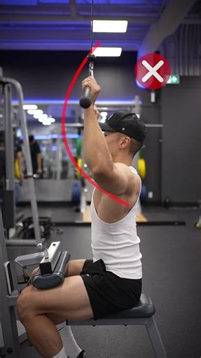 ❌ FIX THESE Lat Pulldown Mistakes!