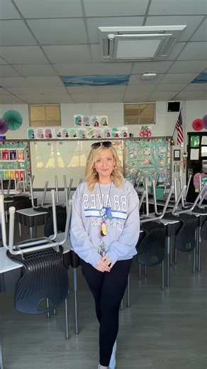 Stylish Friday Outfits for Teachers