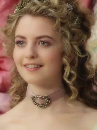 The School for Good and Evil: Beatrix and Holly Sturton