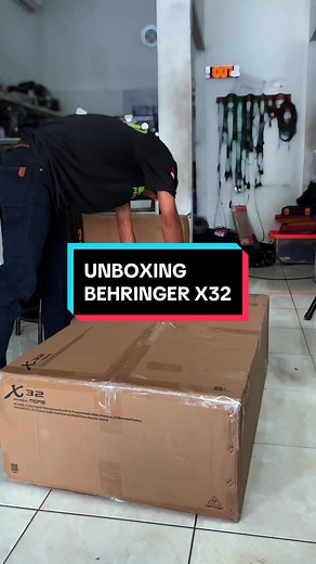 UNBOXING BEHRINGER X32 #behringer #behringerx32 #mixer #mixingconsule #trendysound #atvtrendy #phaselab #ashley #spl #jkcoustic