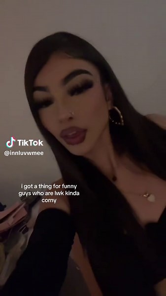 Funny Makeup Tutorial: Mastering Lashes with Humor