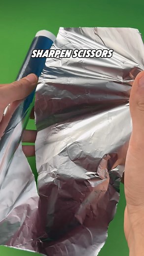 SHARPEN SCISSORS #SharpenScissors #DIYHack #LifeHacks #FixIt #SmartDIY #ViralReel #ToolTips #HouseholdHacks #EasyFix | SR Digital Hacks