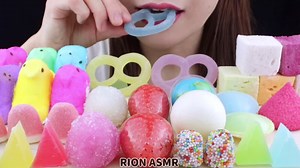 お菓子ASMR：咀嚼音と食べる音の音フェチ体験