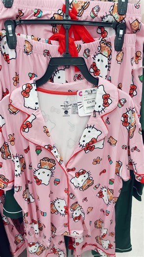 Now let’s go to @Marshalls @Ross Dress for Less 🧸🎄⛄️🎀🩷🎅🏽#lovepink💞 #paratipage #fy #christmas2025 #hellokitty