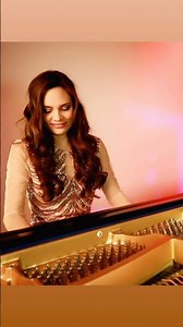 Ladyva - Foot Pedal Boogie 🎹#ladyva #boogiewoogie #boogiewoogiepiano #piano #publicpiano #blues