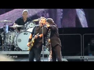 Bruce Springsteen - Ramrod (ending) + Tenth Avenue Freeze-Out (2013-06-29 - Paris)