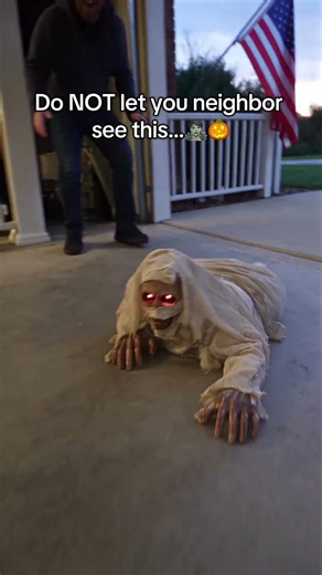 Crawling Mummy Prop | Halloween Prank for Your Neighbor