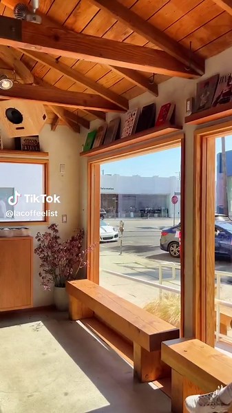 Justin and Hailey Bieber spotted coffee shop in West Hollywood🌴Loved the sunshine-warm, artsy vibe inside and out☀️ ☕️ Menu featured in the reel -Vick’s Spanish Latte -Iced Matcha Latte *Try it with sweet cream 🚗 Street parking 🪑Little bench inside & patio outside 😁 Friendly customer service 📍710 N Edinburgh Ave Los Angeles, CA 90046 . . . #communitygoods #melrose #losangelescoffee #losangeles #lacafe #fairfax #westhollywood#lacoffeeshop #lacoffeeshops #matchalatte #lacoffee #lacafehopping 