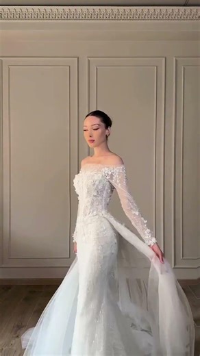 Rate the gown,A princess or Cinderella #bride #weddinggown