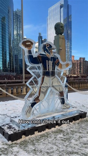 The Chicago Bears installed a massive ice sculpture at the Merchandise Mart, honoring Caleb Williams - the “ice man” 🧊🐻 | Stephanie Wade