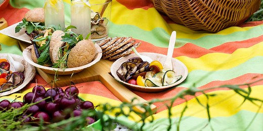 10 Tips for Packing the Ultimate Summer Picnic