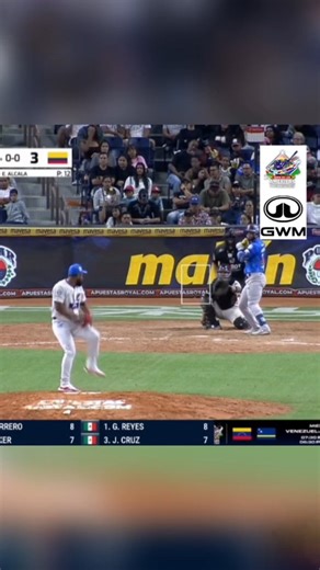 LVBP on Instagram: "REYES LA SACÓ DE LÍNEA 🤯 Batazo descomunal del jardinero venezolano por la pradera izquierda en el 6to tramo que produjo tres carreras más para poner el cotejo al borde del nocaut 🤩 Esta demostración de poder fue gracias a @gwm_ve 🚗 que ya tiene la pizarra por 11-3 😮‍💨 📹 @1baseballtv #SerieDeLasAmericas #GranCaracas2026"