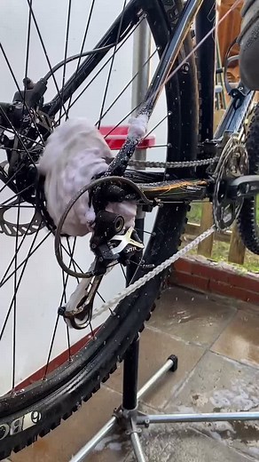 MTB Bike Maintenance: Bottom Bracket Cleaning and Lubrication