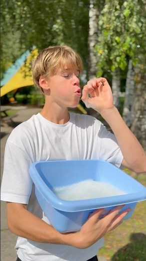 HOW TO MAKE SOAP BUBBLES